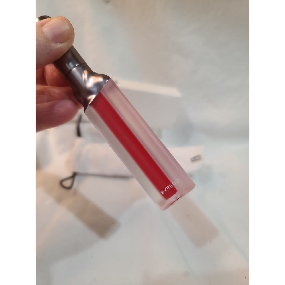 Byredo Liquid Lipstick Matte Effect RED COMA 849P New In Box - Picture 4 of 5